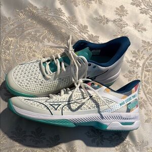 Mizuno Wave Exceed Tour 5 Tennis White and Turquoise Sports Shoes